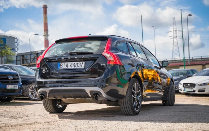 Volvo V60 cena 78000 przebieg: 113000, rok produkcji 2018 z Białystok małe 379